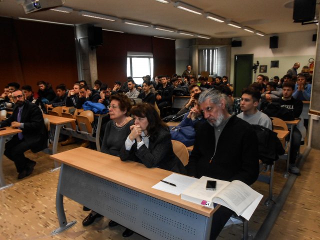 Incontro del mattino con gli studenti